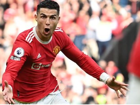 Ronaldo xuống nước chấp nhận quay lại Man Utd thi đấu